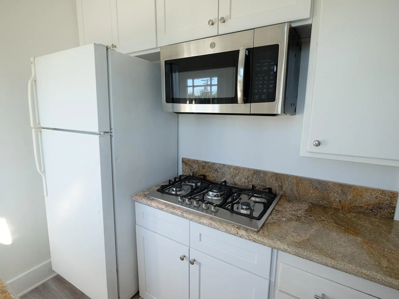 2 bed, 1100 sqft, $2,650 — Photo 2