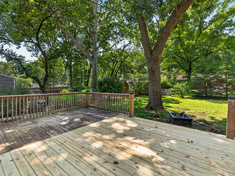 7318 Rosewood St — Photo 48
