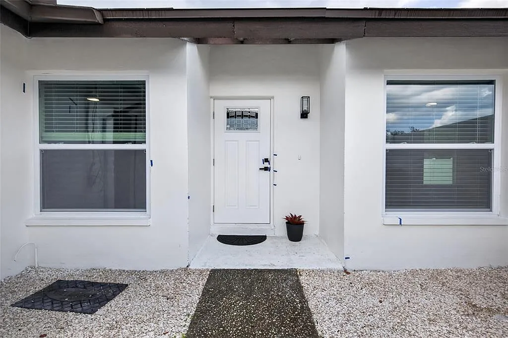 3 bed, 2.0 bath, 1278 sqft, $2,400 — Photo 3