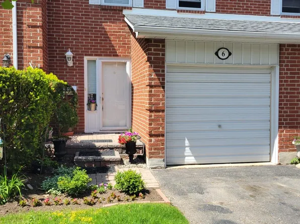 6 Bowman Way #147, Markham, ON L3T 4Z7