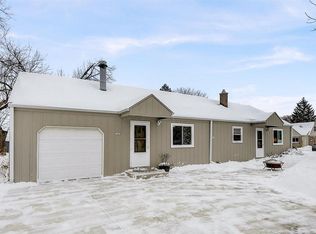 1447 S 170th St, New Berlin, WI 53151