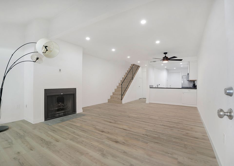 1st image of 5249 Colodny Dr Unit 6