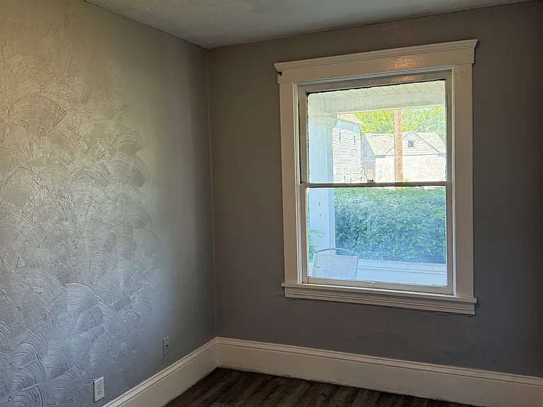 1502 Long Ave #1 — Photo 9