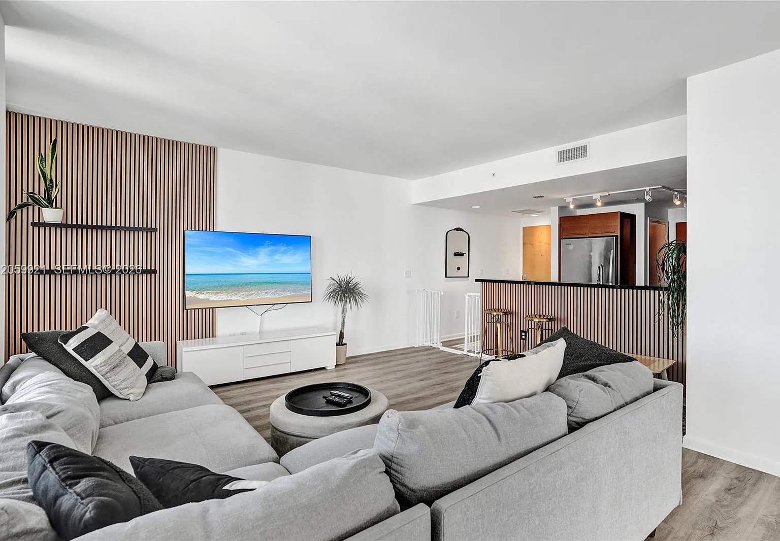 Vizcayne North Condo — Photo 2
