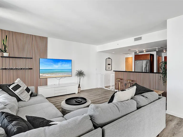 244 Biscayne Blvd #3409 — Photo 2