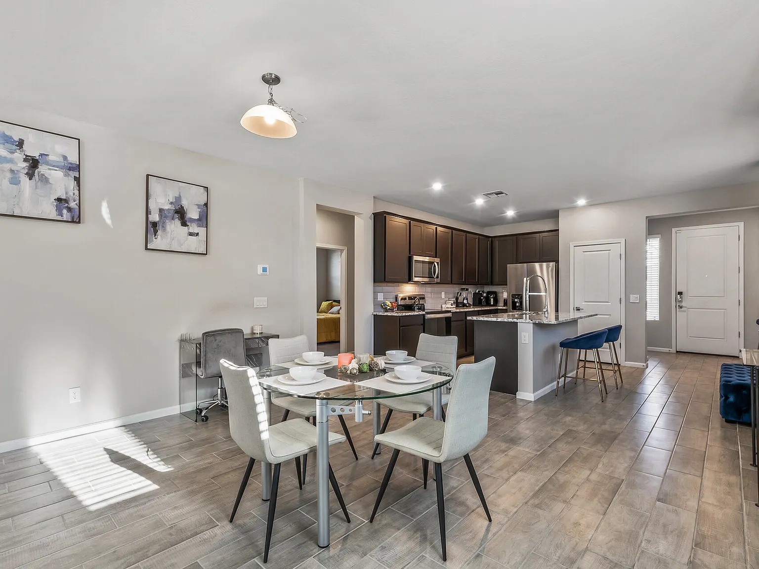17352 W Paraiso Ln — Photo 3