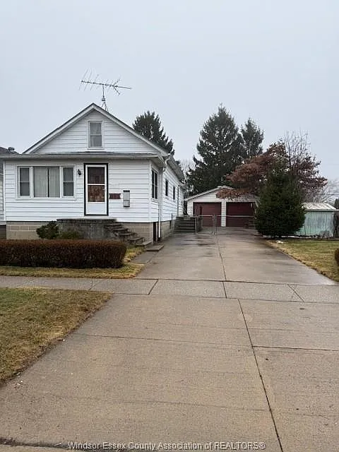 811 William St photo 1