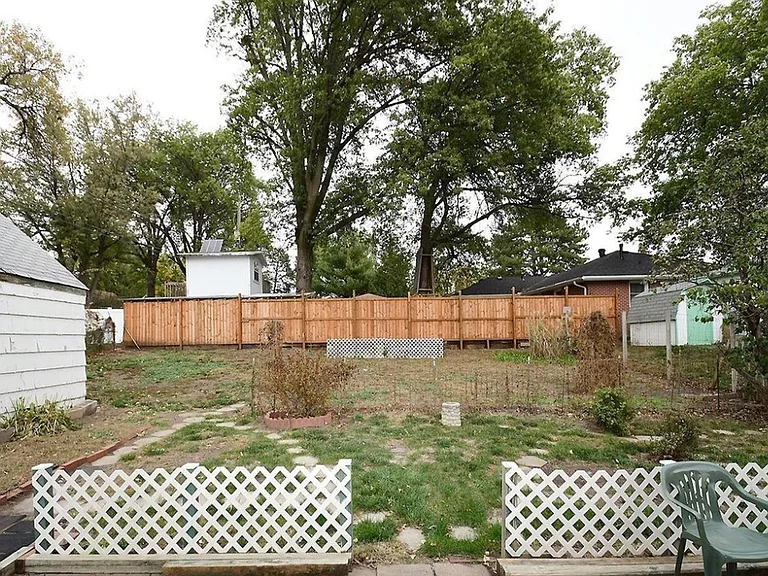 4526 Randolph St — Photo 4