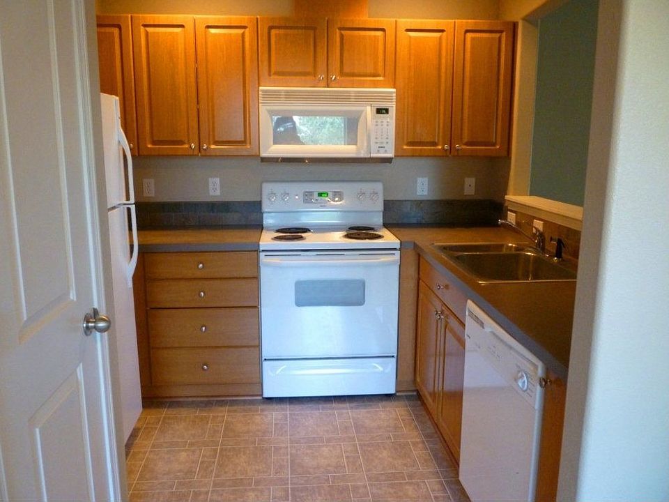 2nd image of 1283 SW Mill Pond Pl Unit 100