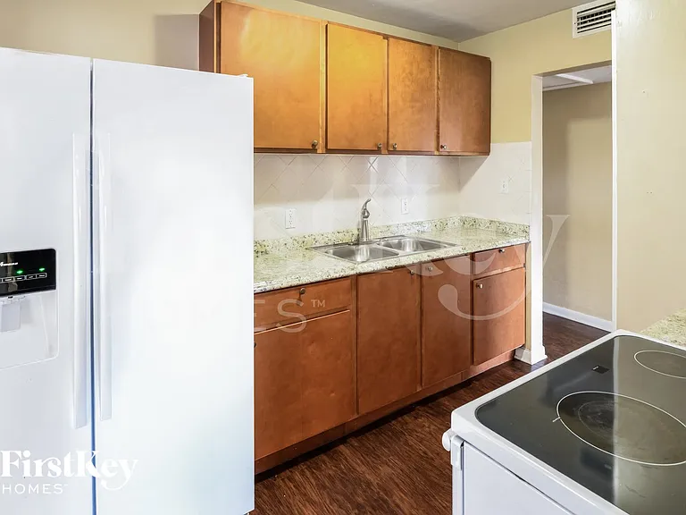 1521 Heather Ave — Photo 8