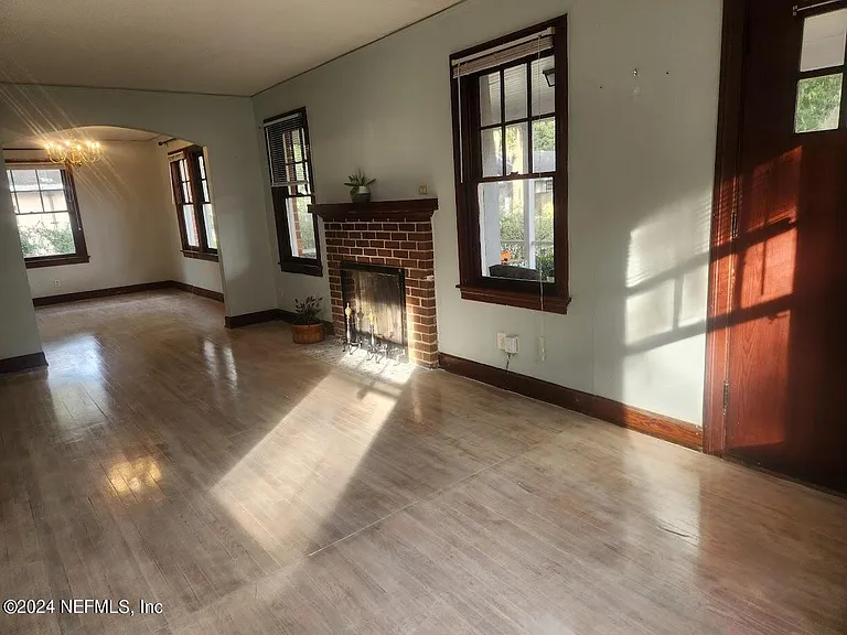 2134 Camden Ave — Photo 4