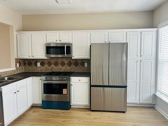 1317 Thornborough Dr — Photo 5