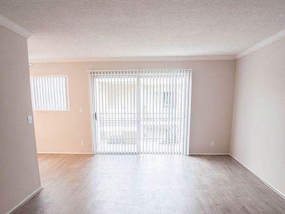 5th image of 6116 Fulton Ave APT 317