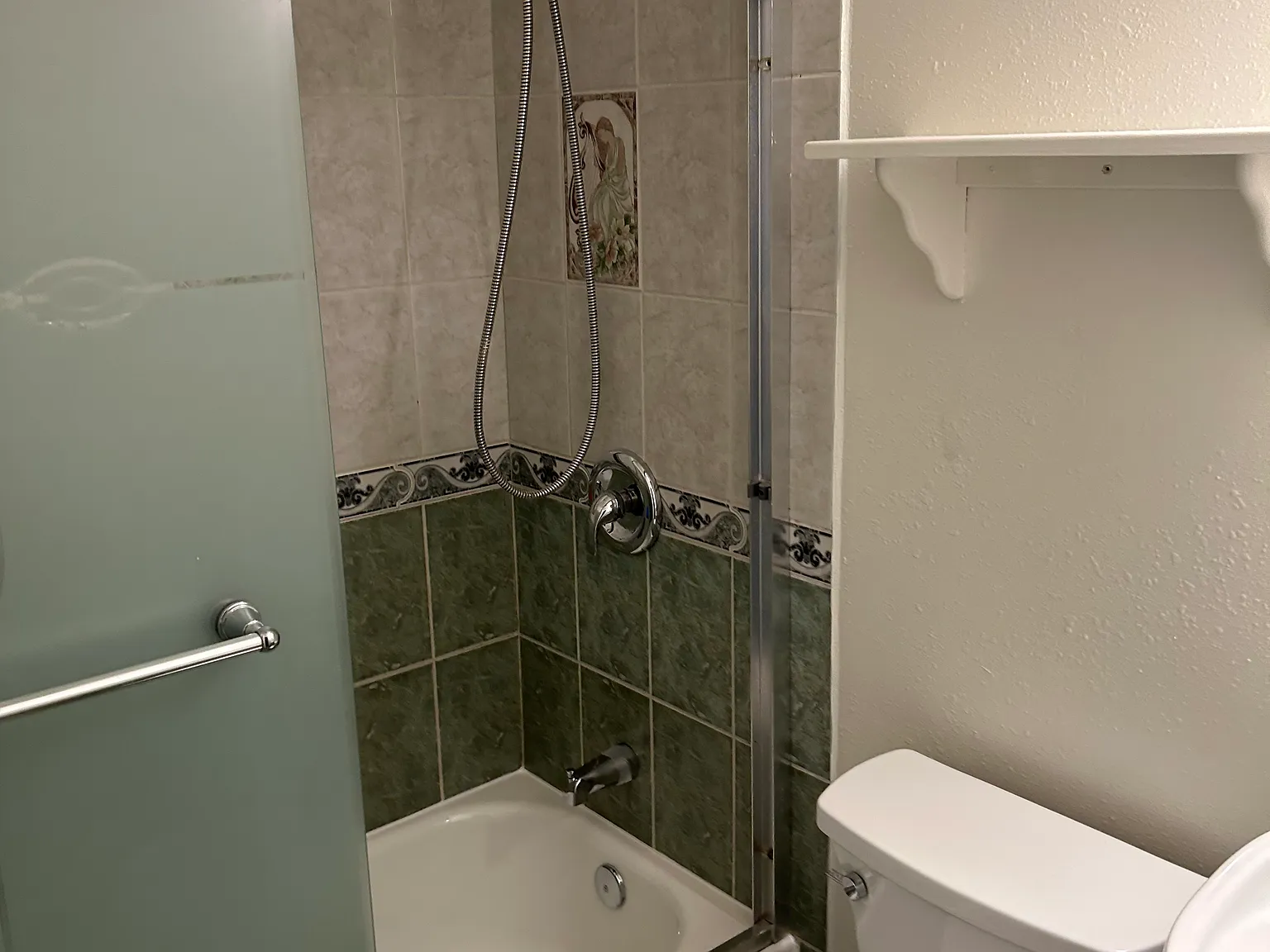 4 bed, 1016 sqft, $4,000 — Photo 3