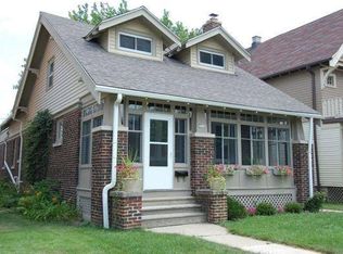 3916 N Maryland Ave, Shorewood, WI 53211