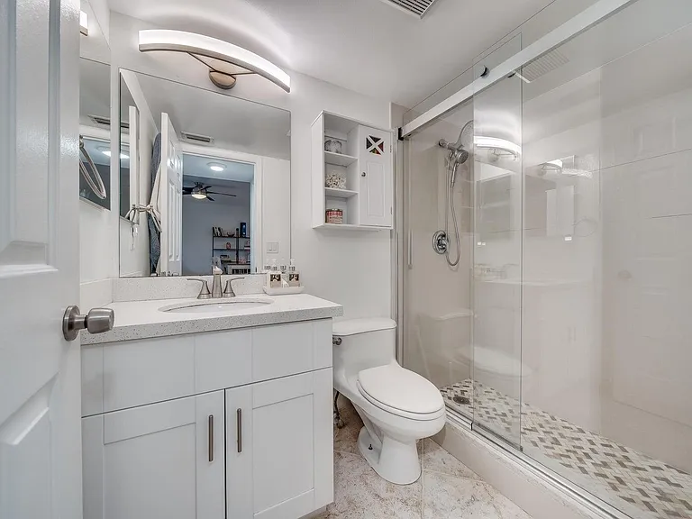 3939 NE 5th Ave #D103 — Photo 15