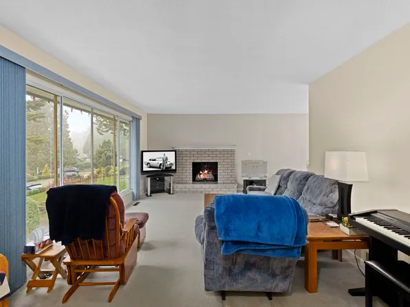 13771 Malabar Ave, White Rock, BC V4B 2X8