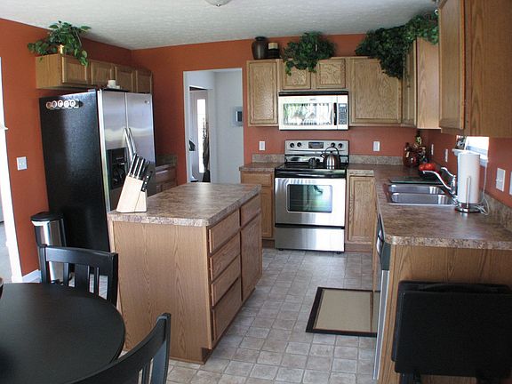 Kitchen -  Stainless steel