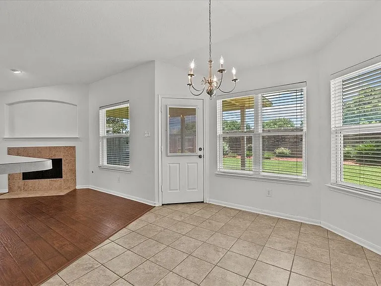 202 Pebble Walk Ln — Photo 8