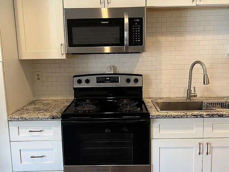 4848 N Woodmere Fairway — Photo 9