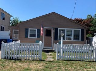 11 Barrett St, Cranston, RI 02910