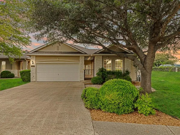 2705 Indian Wells Dr E, Kerrville, TX 78028