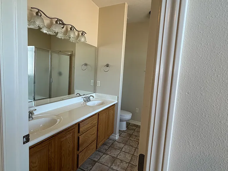 1460 N 400 W — Photo 13