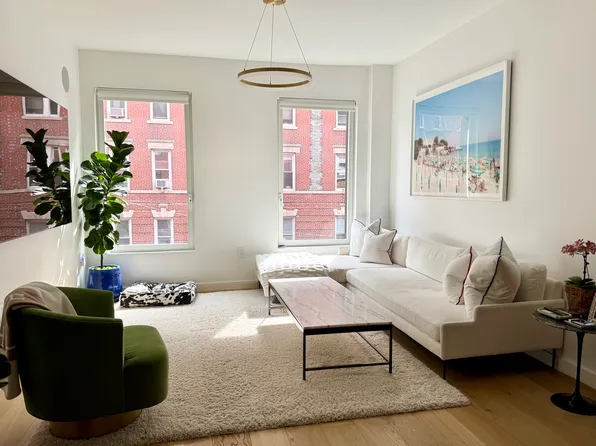 185 Grand Street image 1 of 18