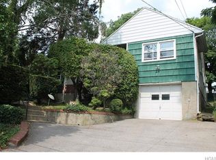 201 Trenchard St, Yonkers, NY 10704