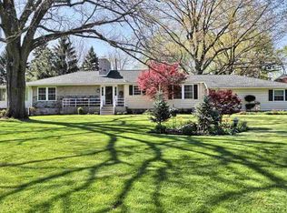 561 Summit Dr, Carlisle, PA 17013