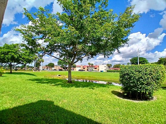 3rd image of 100 Lake Meryl Drive #105
