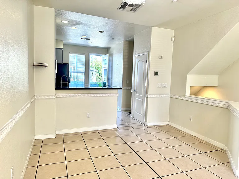 719 Veranda Cir — Photo 5