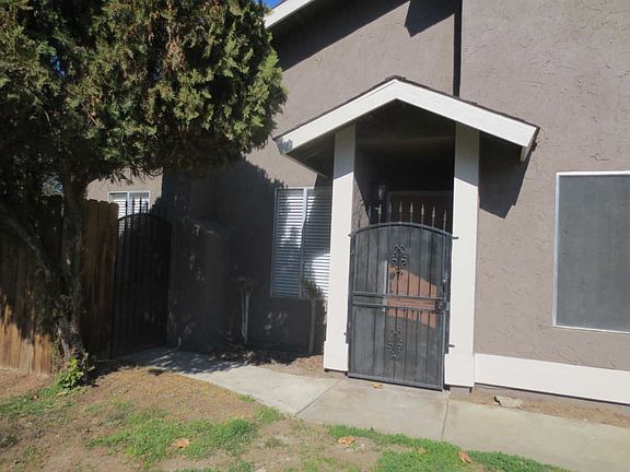 4th image of 2207 N Bradley St