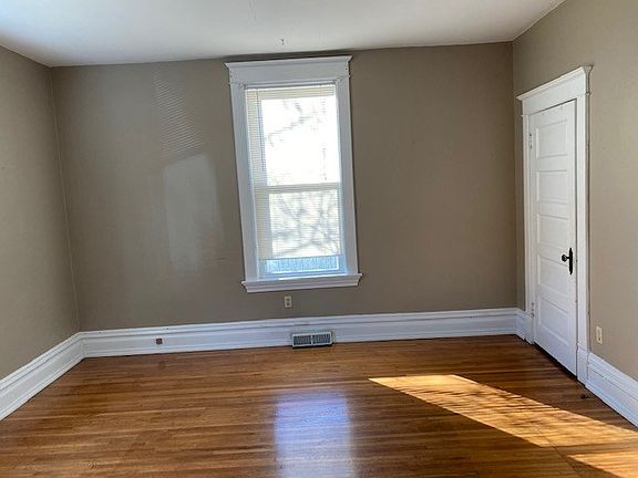 3rd image of 705 Court St