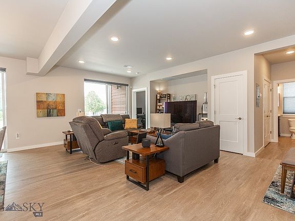 5th image of 2720 Sartain St Unit 102