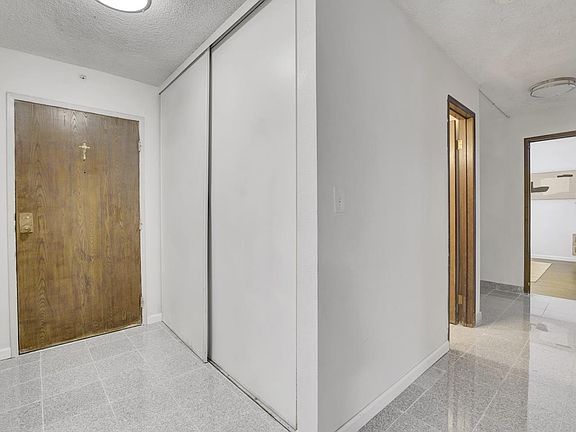 3rd image of 302 Philip Dr APT 102
