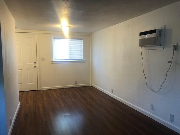 2nd image of 117 1/2 Placer St