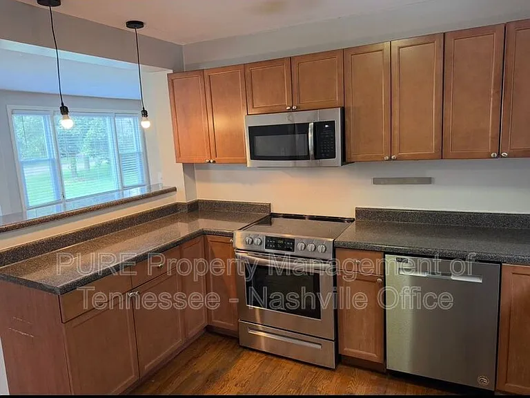 900 Crescent Hill Rd — Photo 3