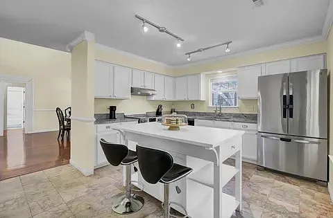 130 Elker Dr — Photo 6