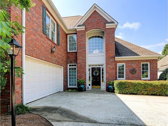 2nd image of 4634 Dandelion Cir NE
