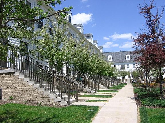 3rd image of 1039 Maiden Lane Ct