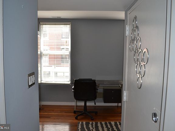 4th image of 2211 South St #1