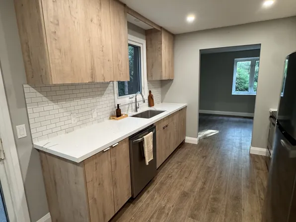 3025 Lockhart Rd, Clarington, ON L1B 0S1