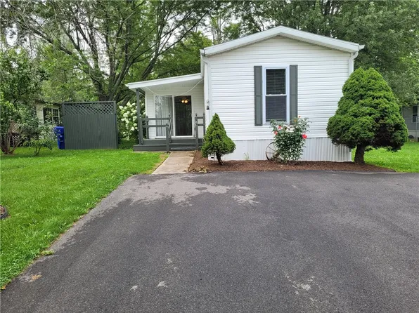 273 Sunset Dr, Holley, NY 14470