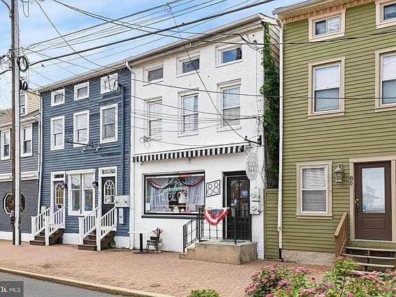 3rd image of 88 Clinton St
