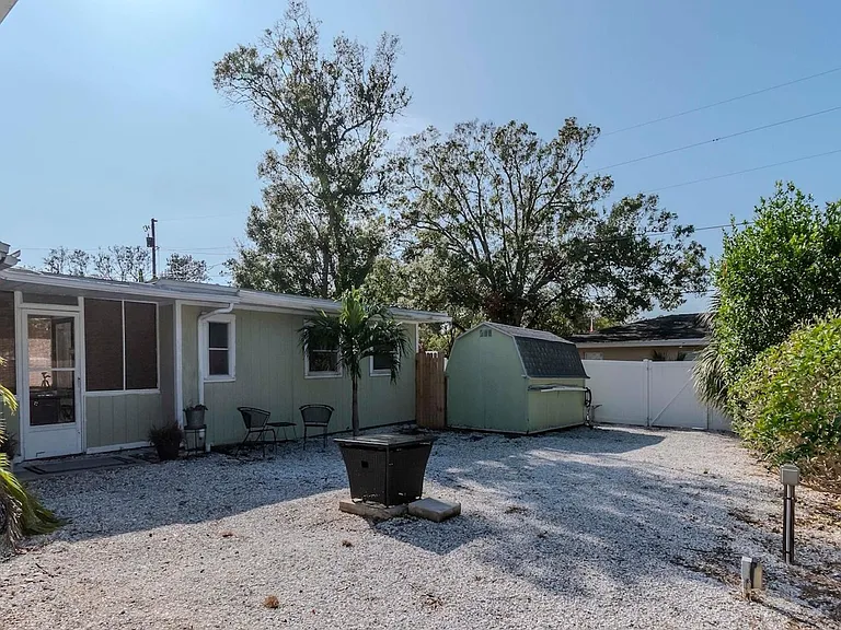 675 Clearwater Largo Rd S — Photo 18