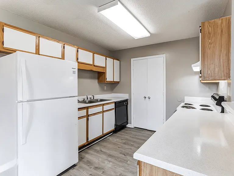The Waverly Apartments — Photo 19