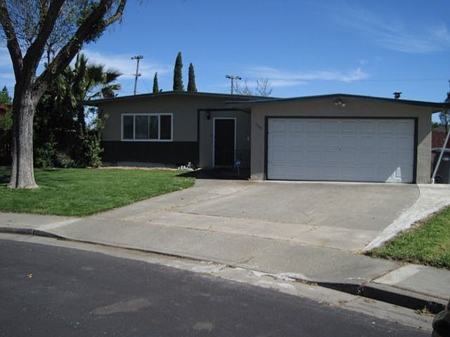 1st image of 749 Wren Ct