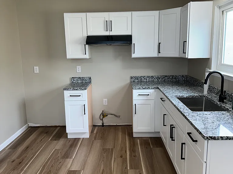 21173 Woodward St — Photo 3