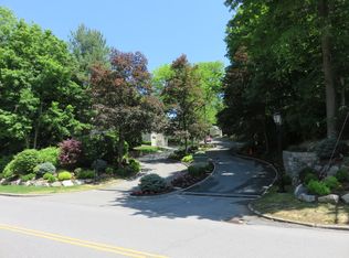 41 Timber Rdg, Mount Kisco, NY 10549